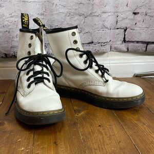 Dr Martens Zavala white leather combat boots Womens size 7